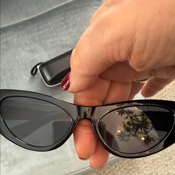 2/25.00 Commense Black Sunglasses with Gold Accents - Picture 4 of 4